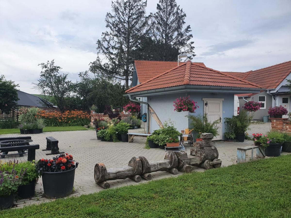 U Durkovych Guest House Zabokreky Nad Nitrou Ngoại thất bức ảnh